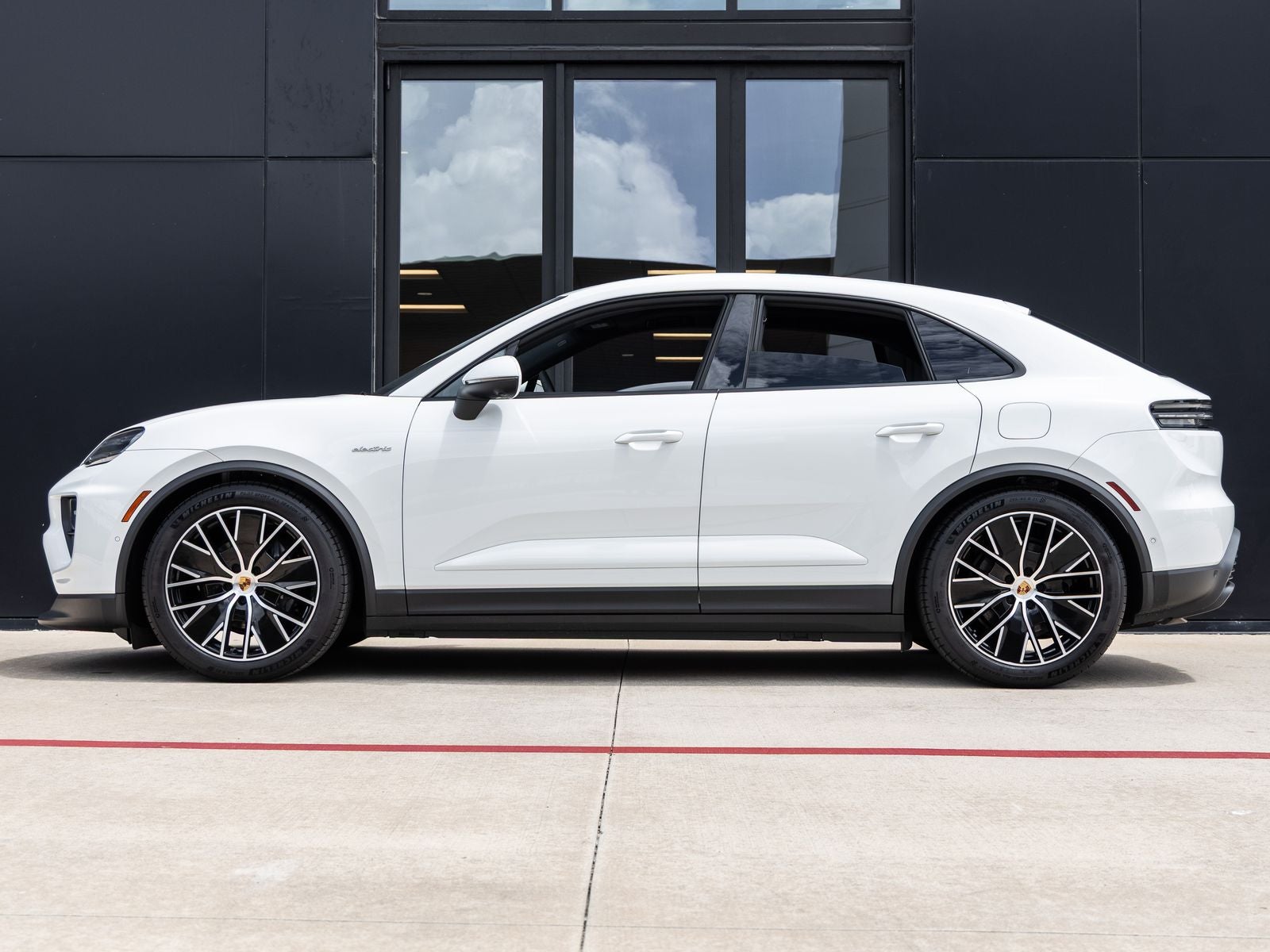2025 Porsche Macan Electric