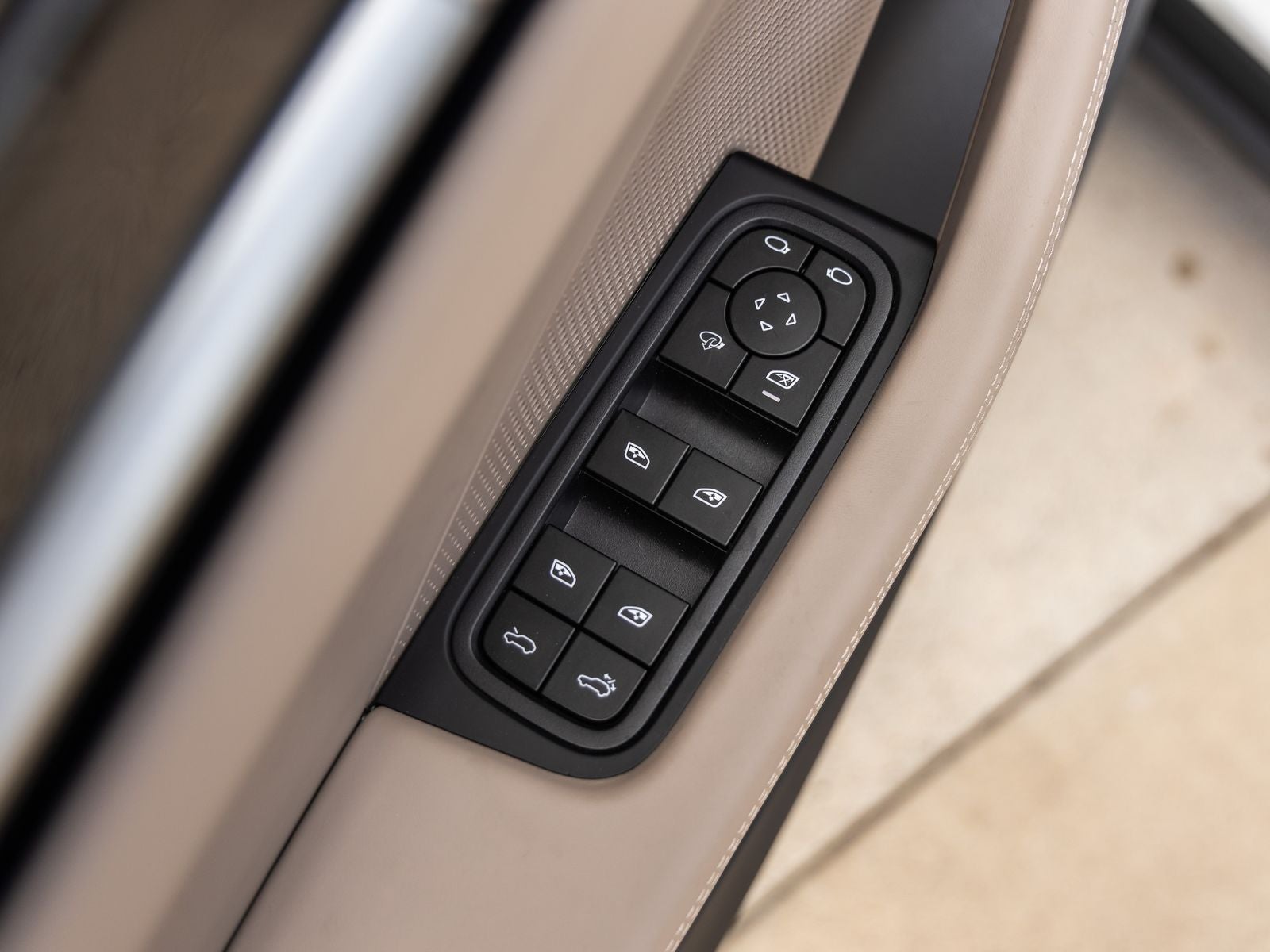 2025 Porsche Macan Electric