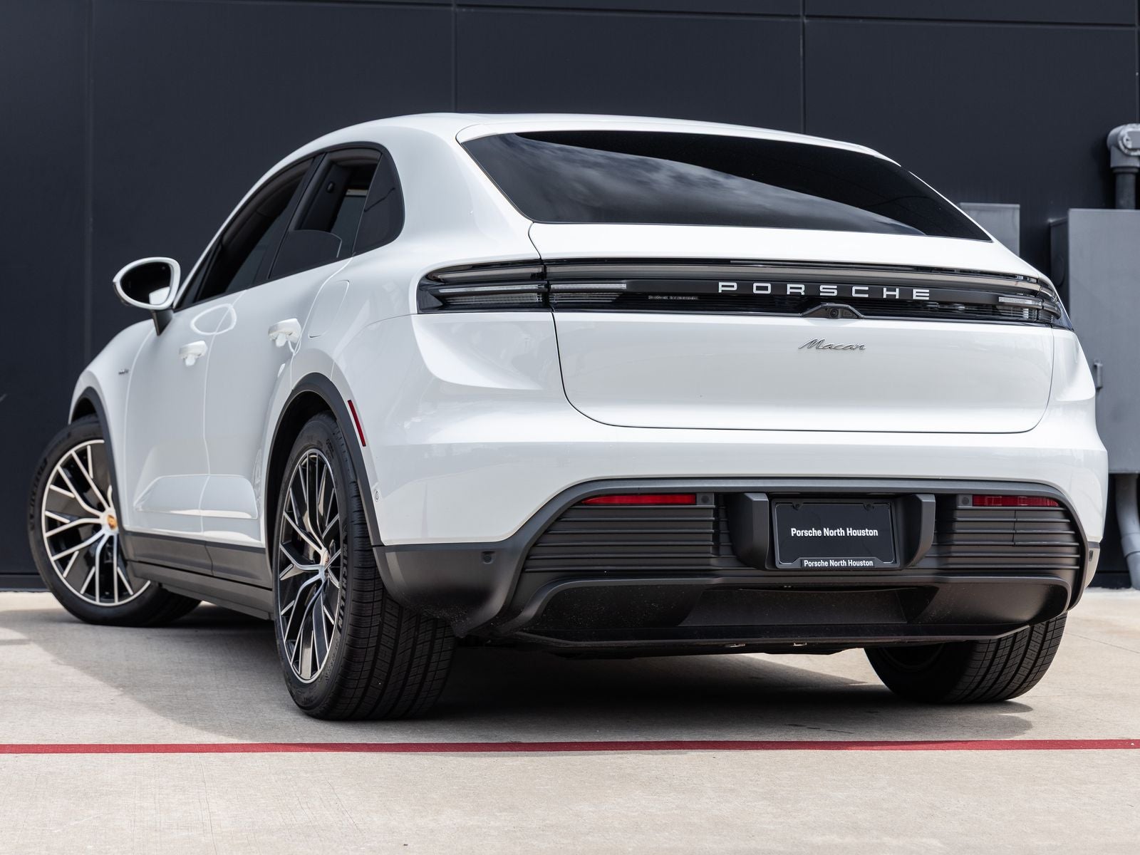 2025 Porsche Macan Electric