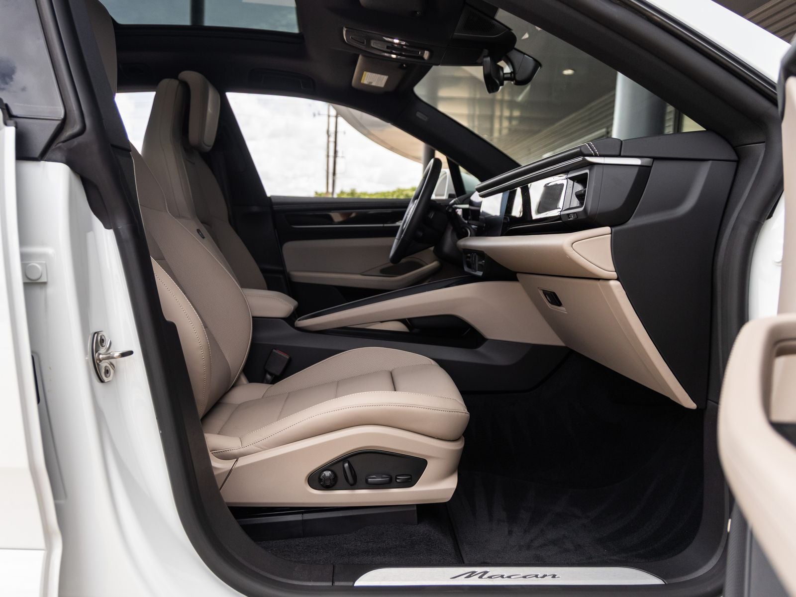 2025 Porsche Macan Electric