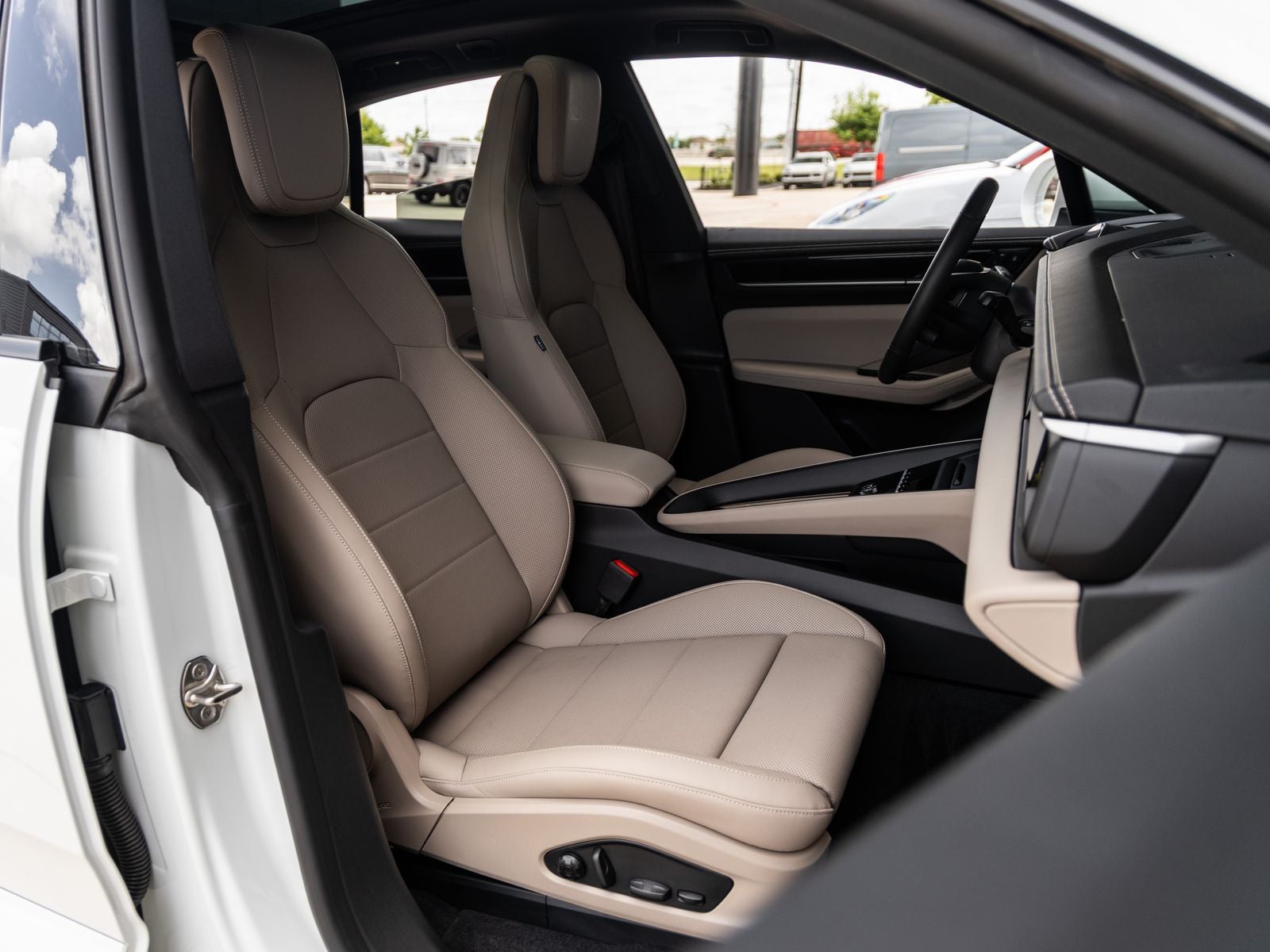 2025 Porsche Macan Electric