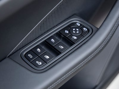 2025 Porsche Macan Electric