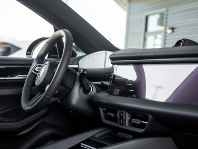 2025 Porsche Macan Electric