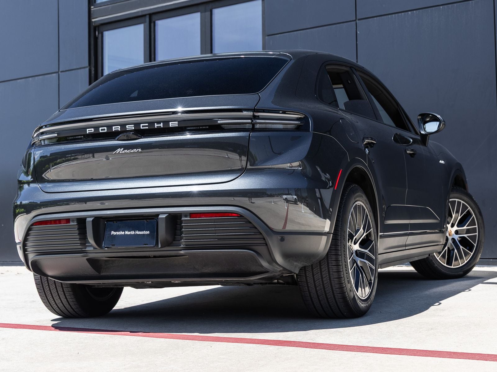 2025 Porsche Macan Electric