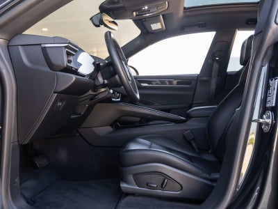 2025 Porsche Macan Electric