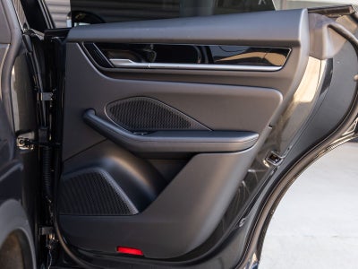 2025 Porsche Macan Electric