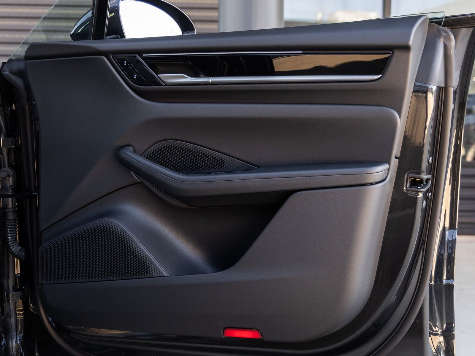 2025 Porsche Macan Electric