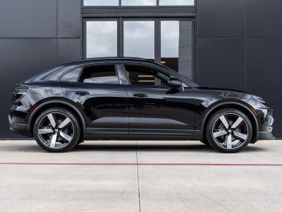 2025 Porsche Macan Macan Electric