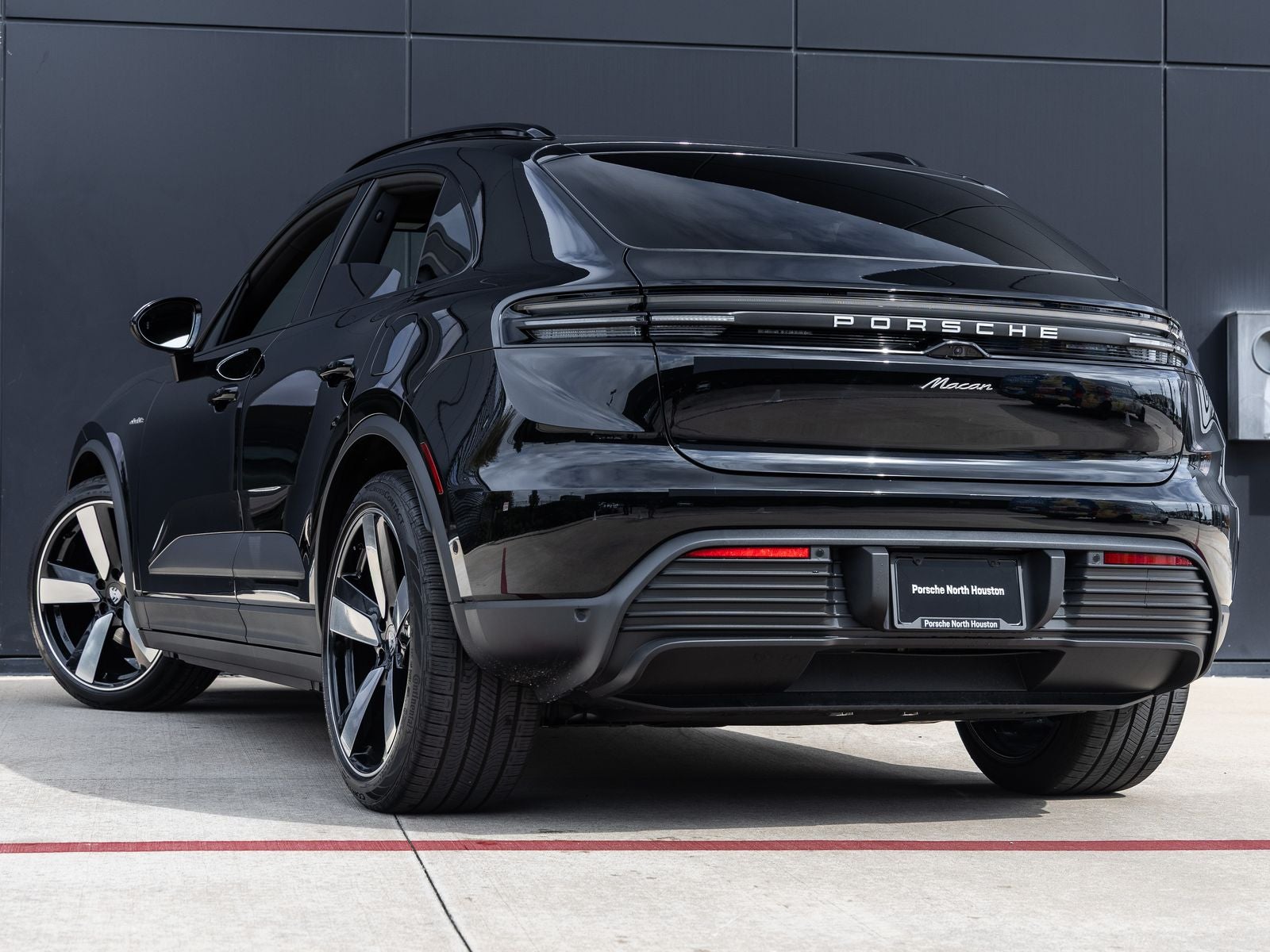 2025 Porsche Macan Macan Electric