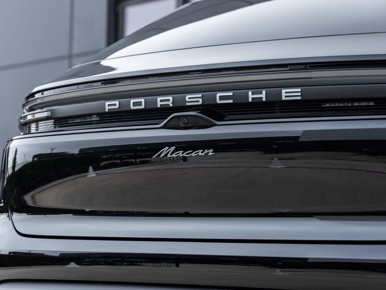 2025 Porsche Macan Electric