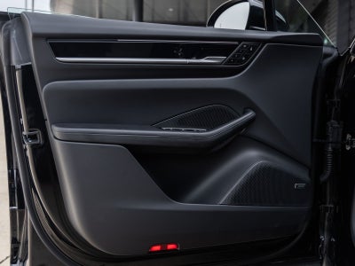 2025 Porsche Macan Electric