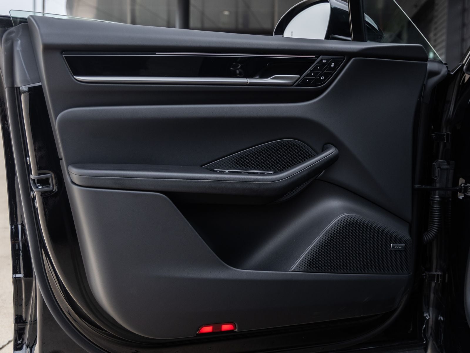 2025 Porsche Macan Electric
