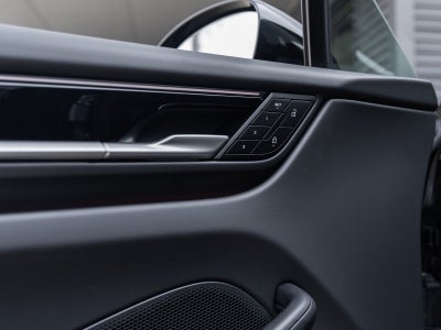 2025 Porsche Macan Electric