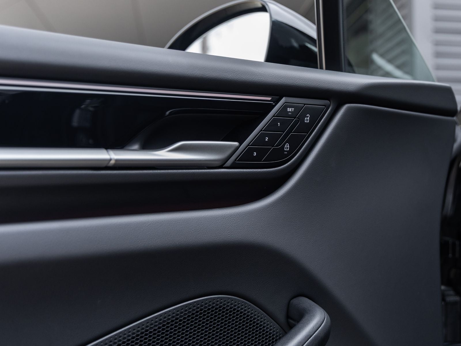 2025 Porsche Macan Electric