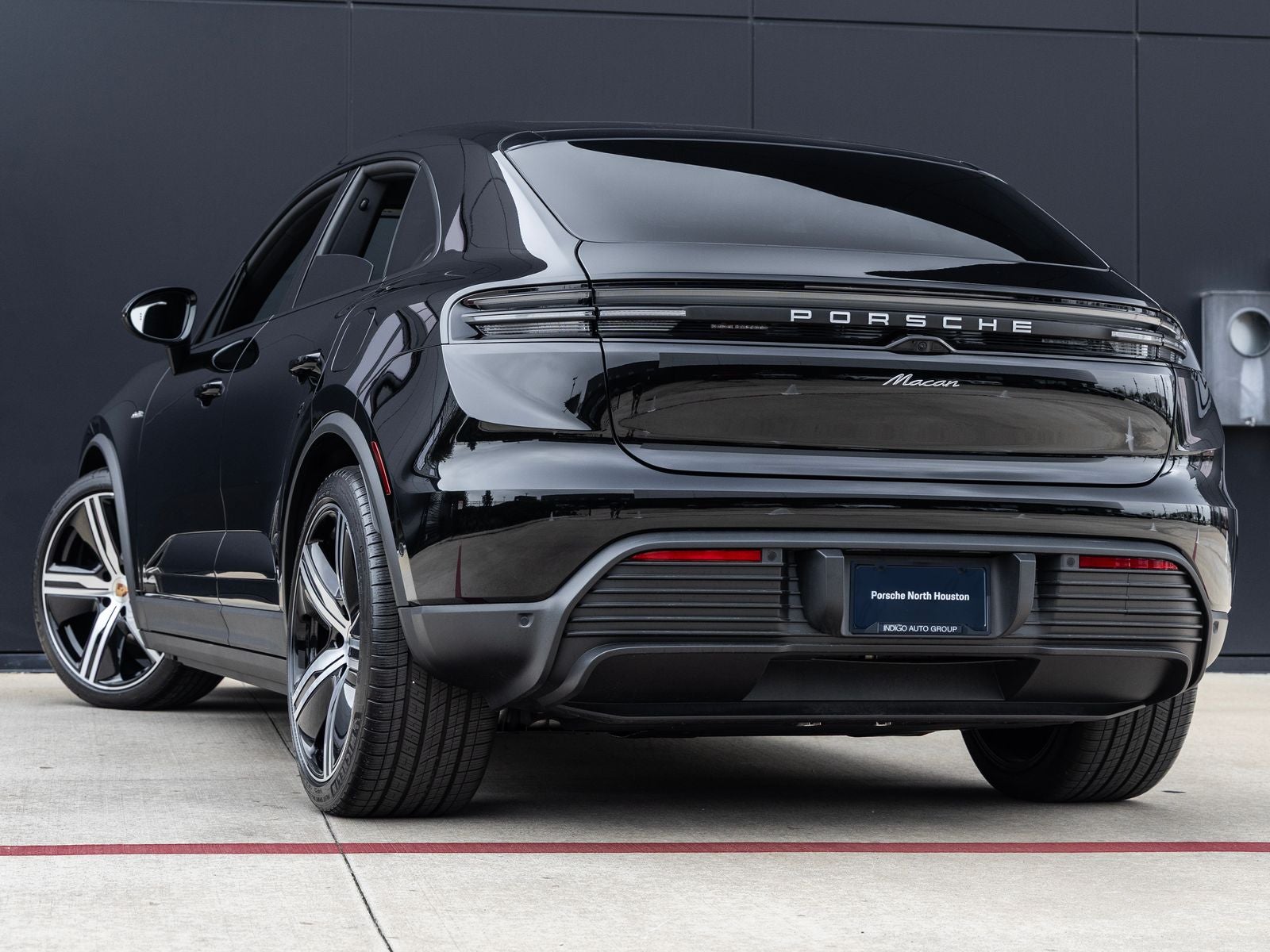 2025 Porsche Macan Electric