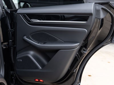 2025 Porsche Macan Electric