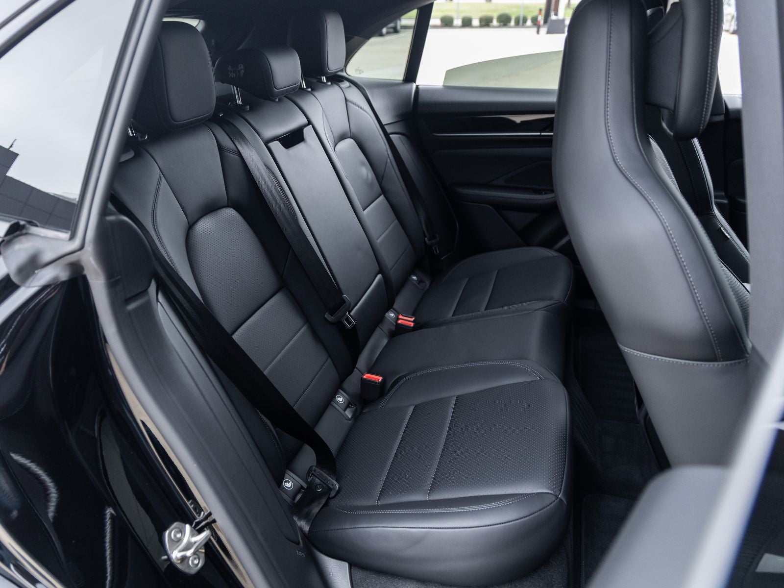 2025 Porsche Macan Electric
