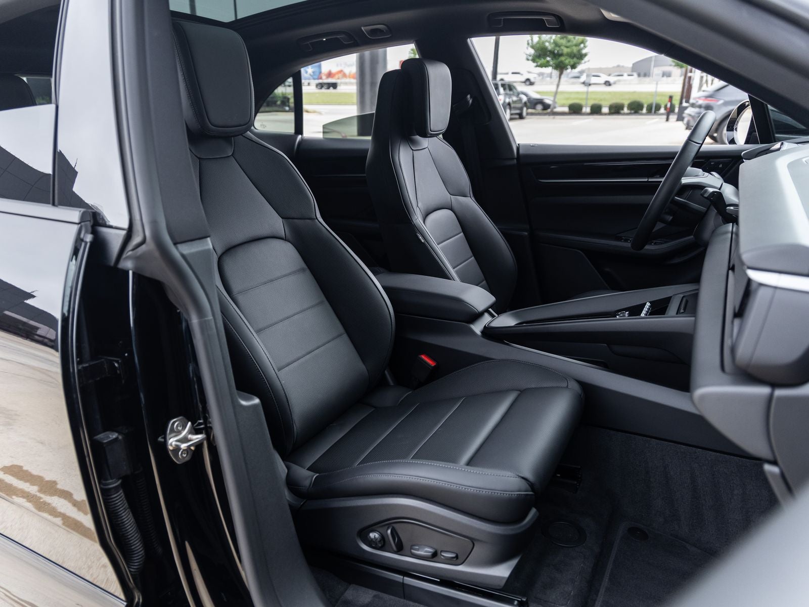 2025 Porsche Macan Electric