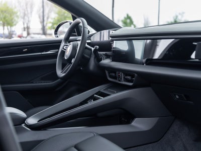 2025 Porsche Macan Electric