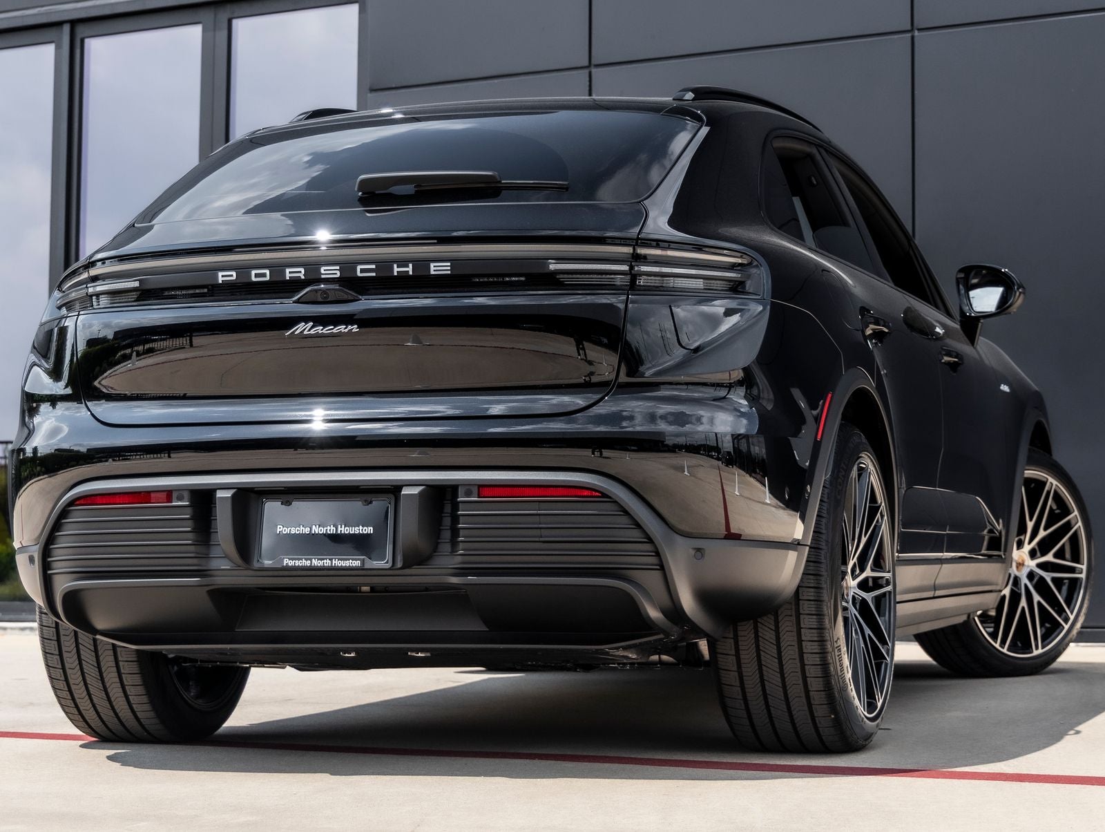 2025 Porsche Macan Electric