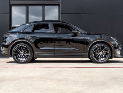 2025 Porsche Macan Electric
