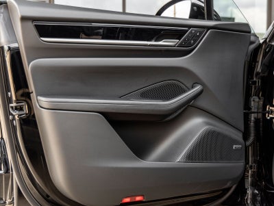 2025 Porsche Macan Electric