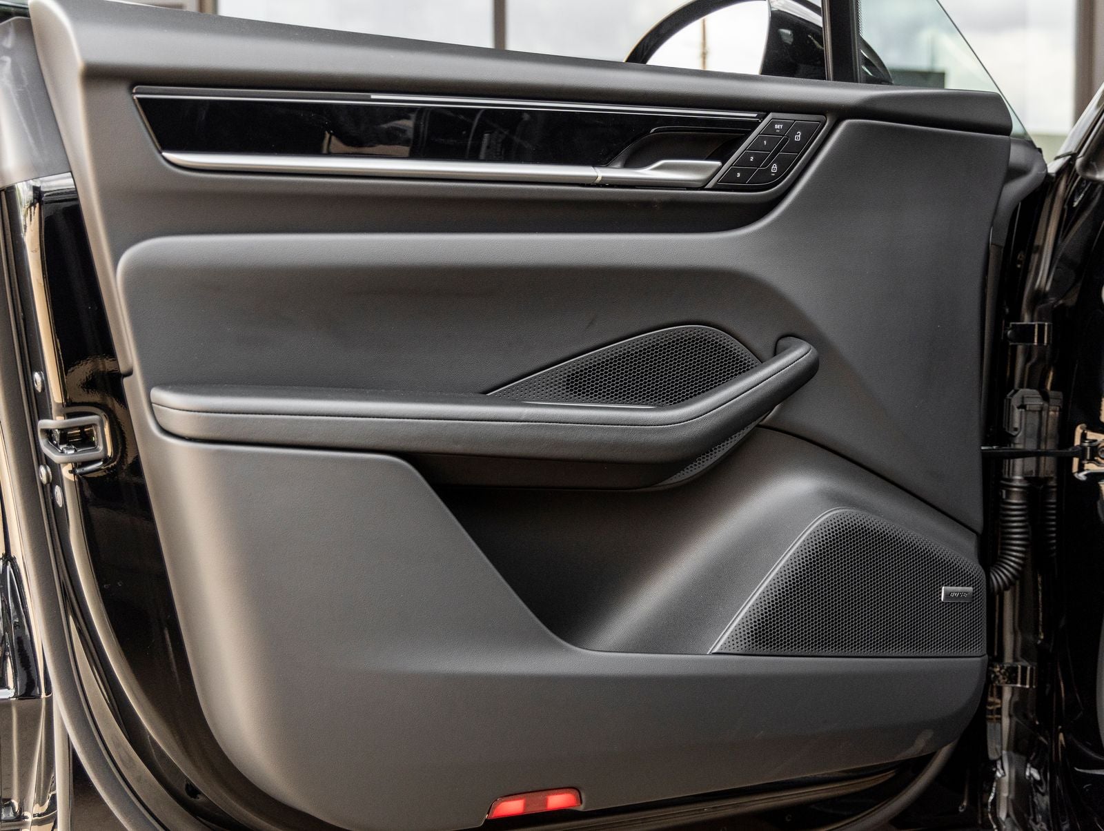 2025 Porsche Macan Electric