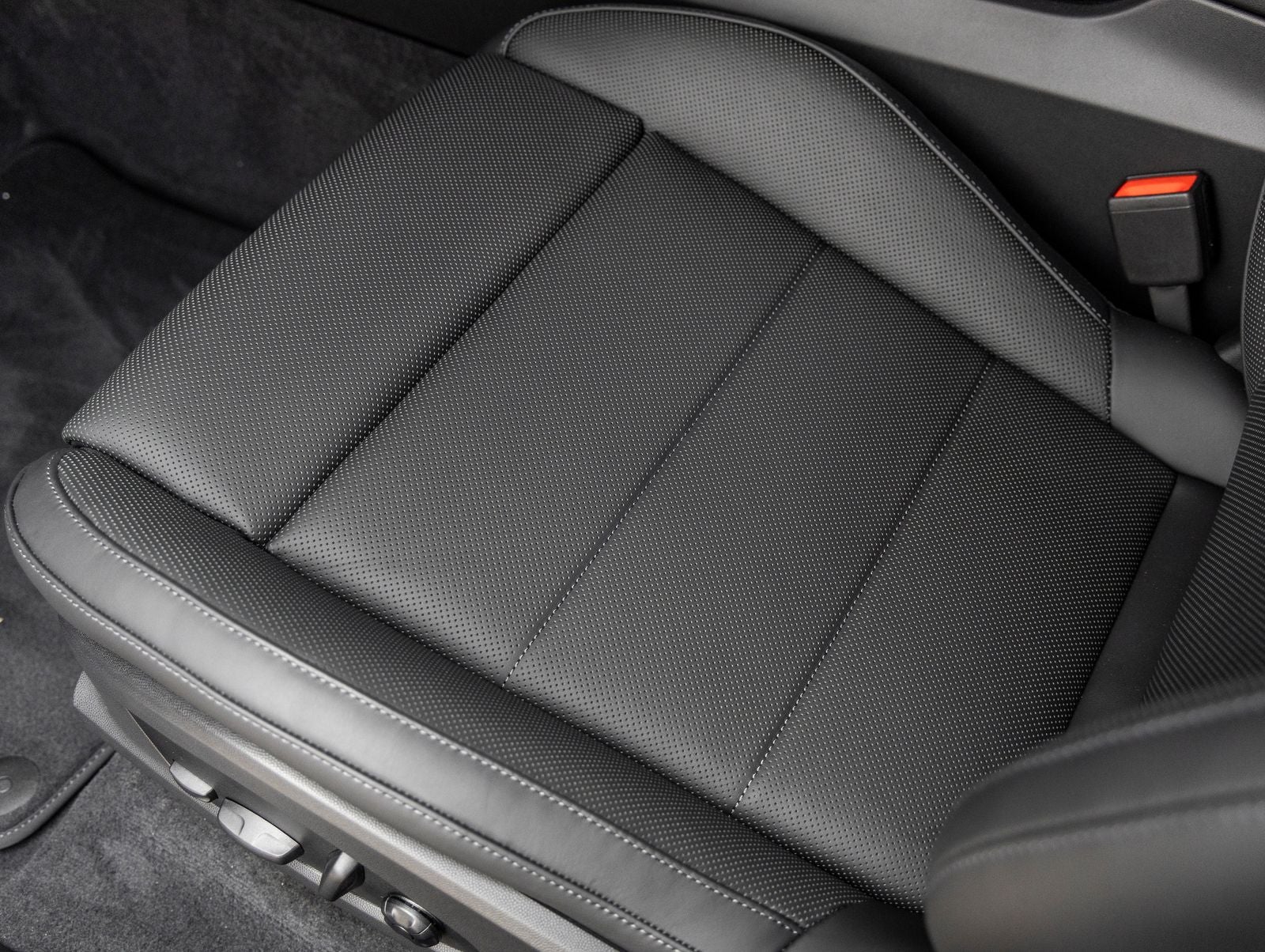 2025 Porsche Macan Electric