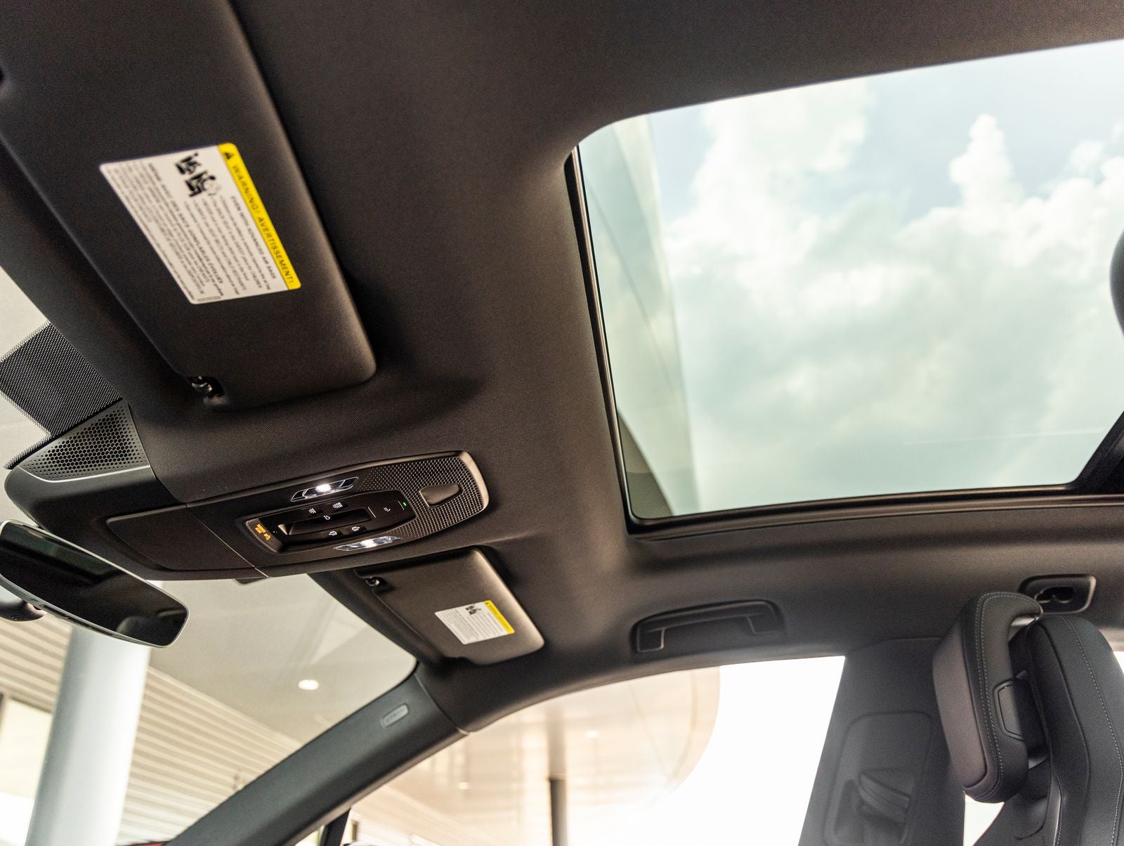 2025 Porsche Macan Electric