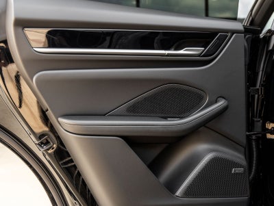 2025 Porsche Macan Electric