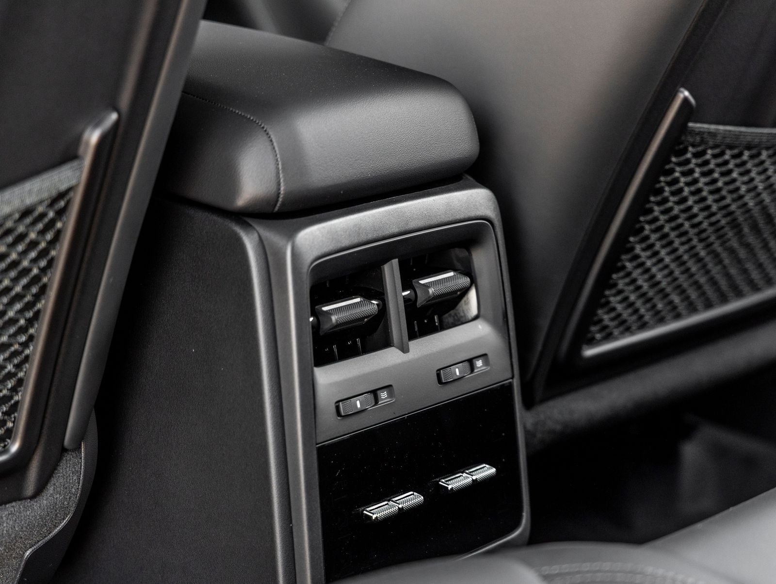 2025 Porsche Macan Electric