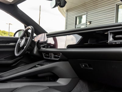 2025 Porsche Macan Electric