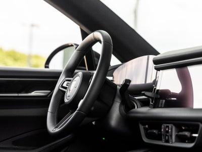 2025 Porsche Macan Electric