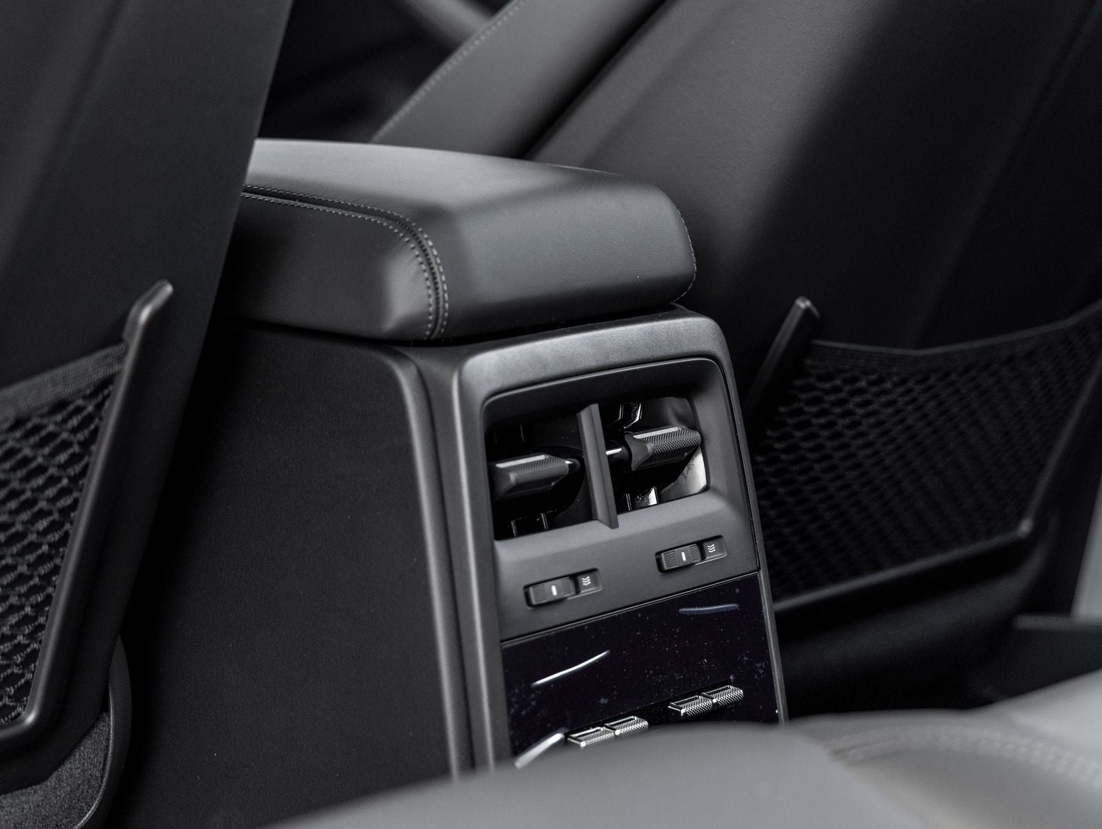 2025 Porsche Macan Electric