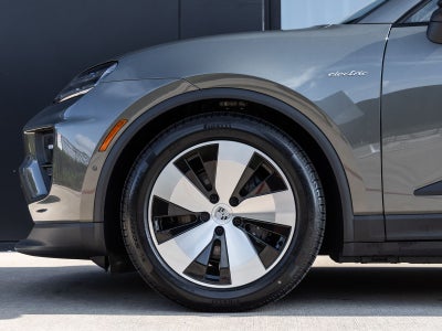 2025 Porsche Macan Electric