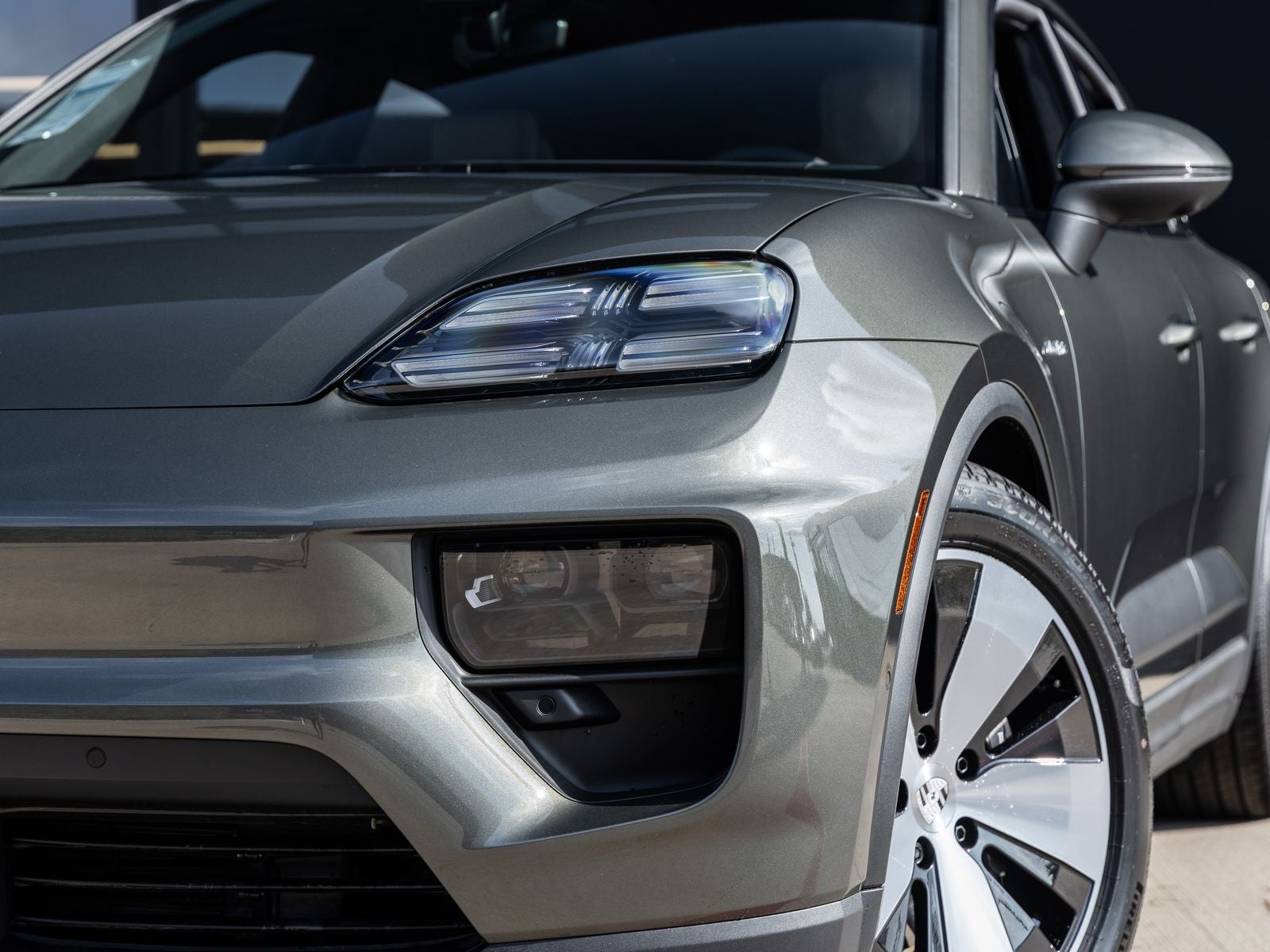 2025 Porsche Macan Electric