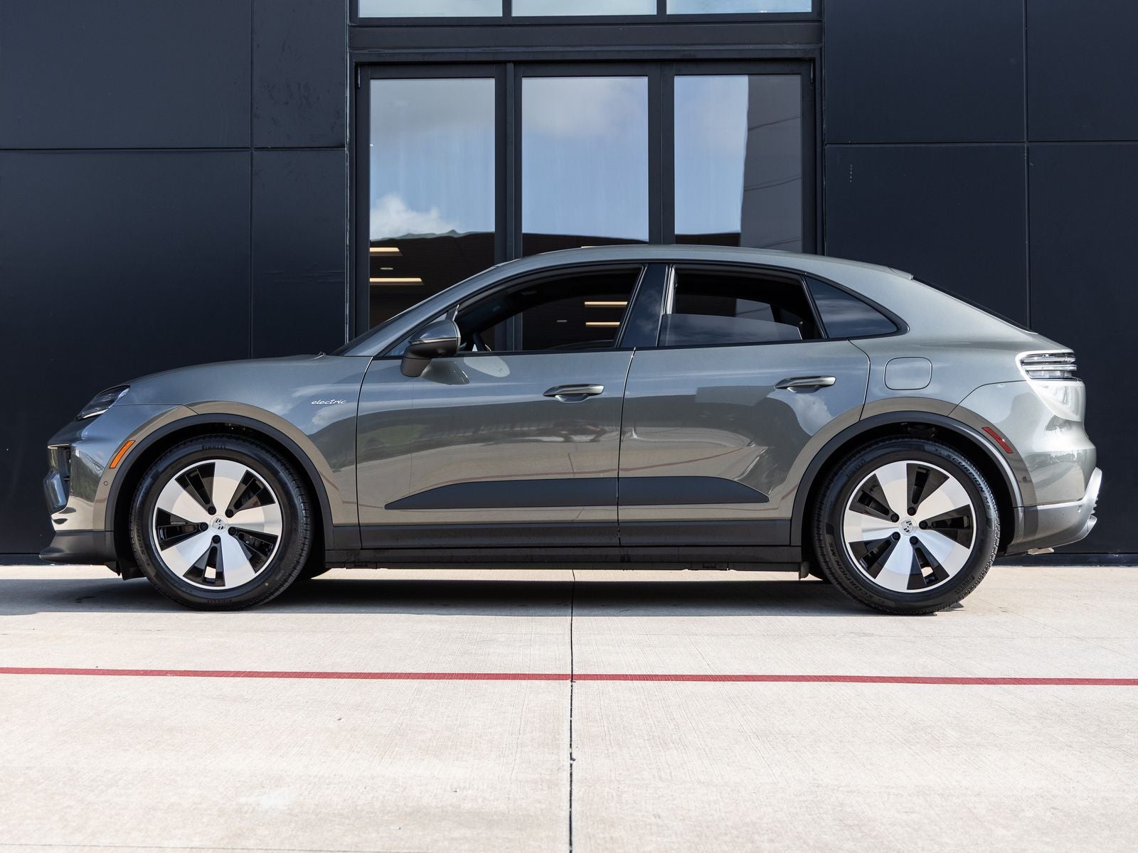 2025 Porsche Macan Electric