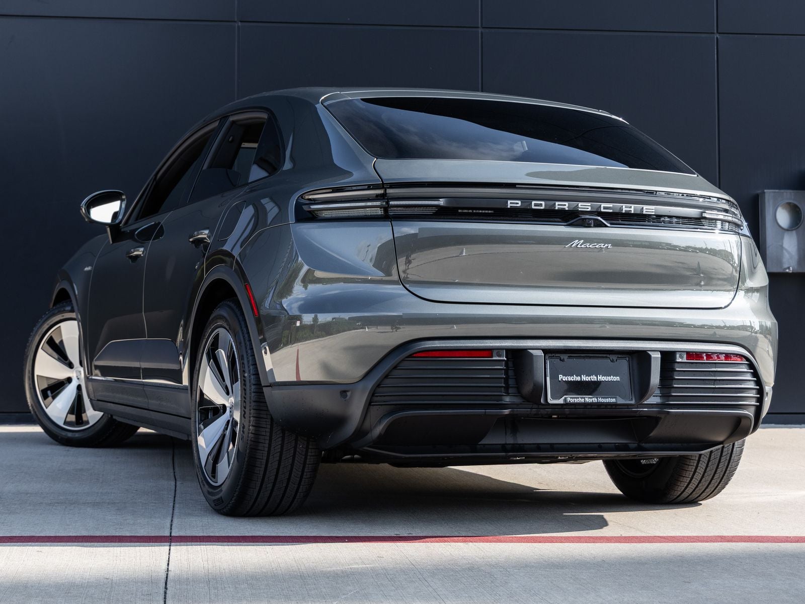 2025 Porsche Macan Electric