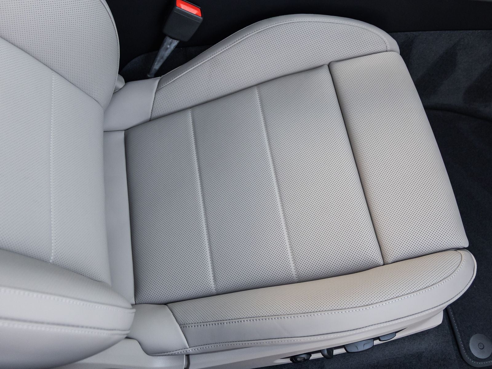 2025 Porsche Macan Electric