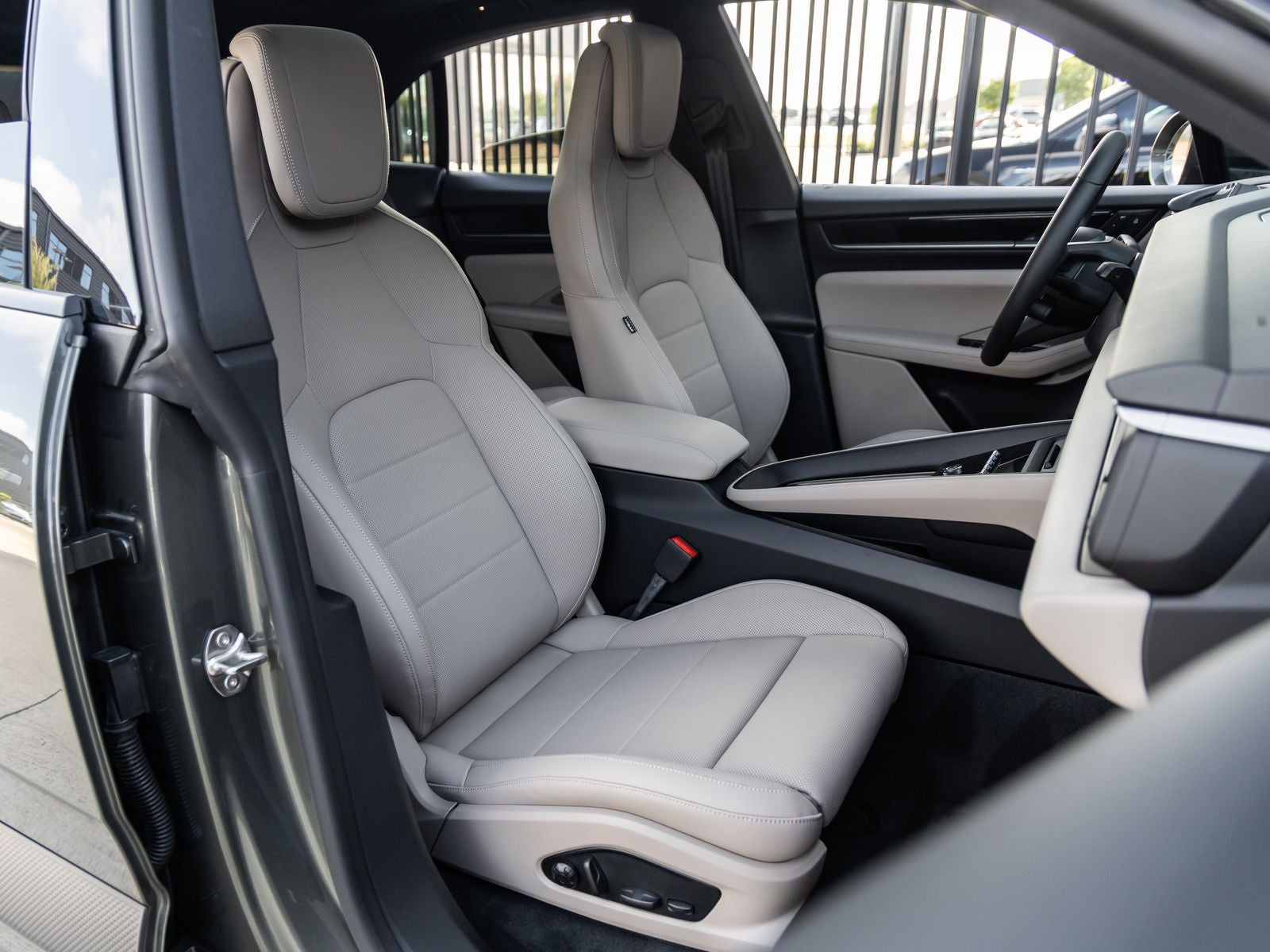 2025 Porsche Macan Electric