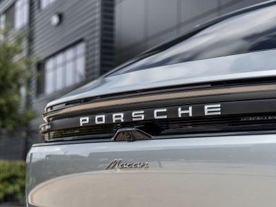 2025 Porsche Macan Electric