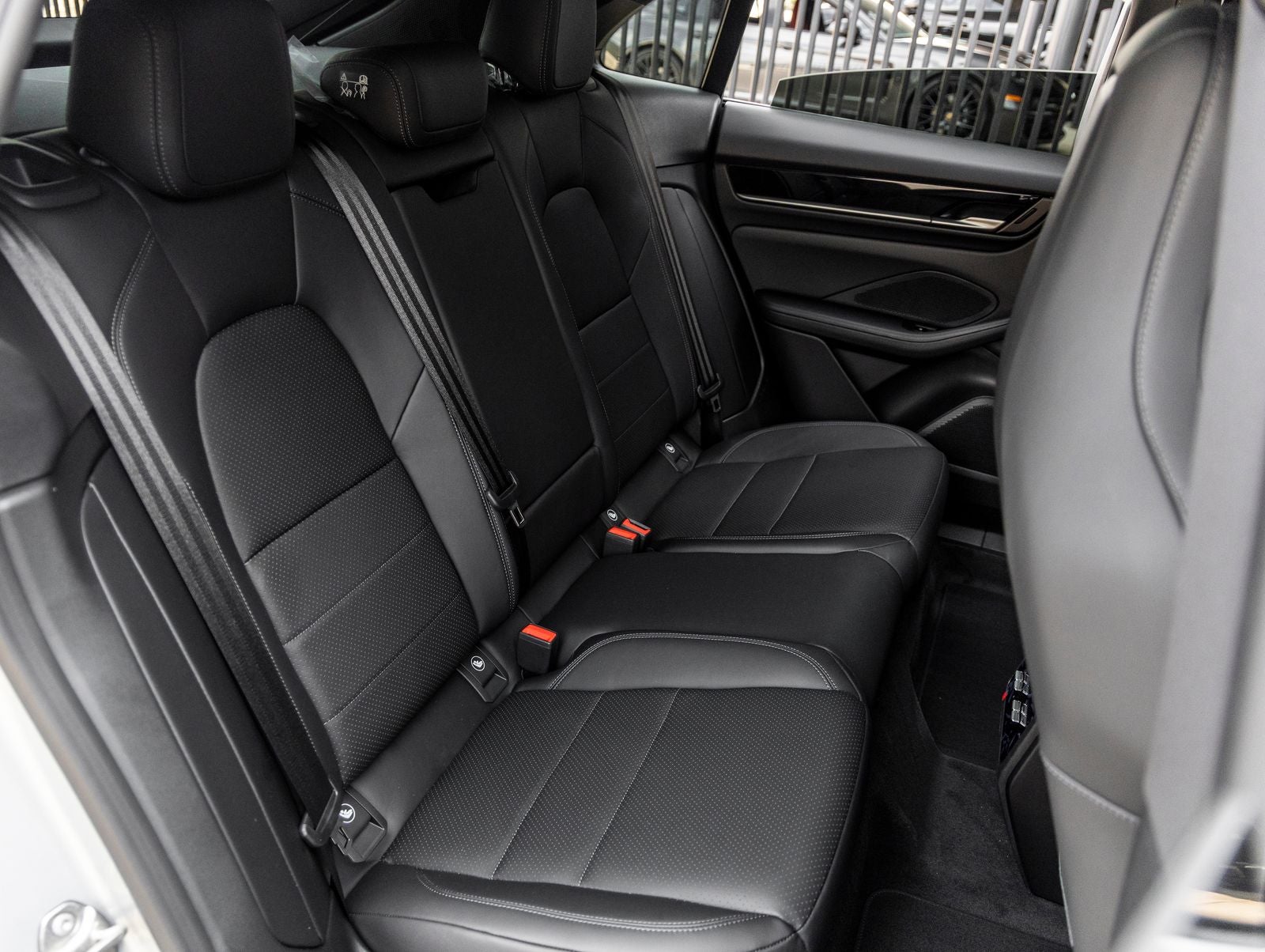 2025 Porsche Macan Electric