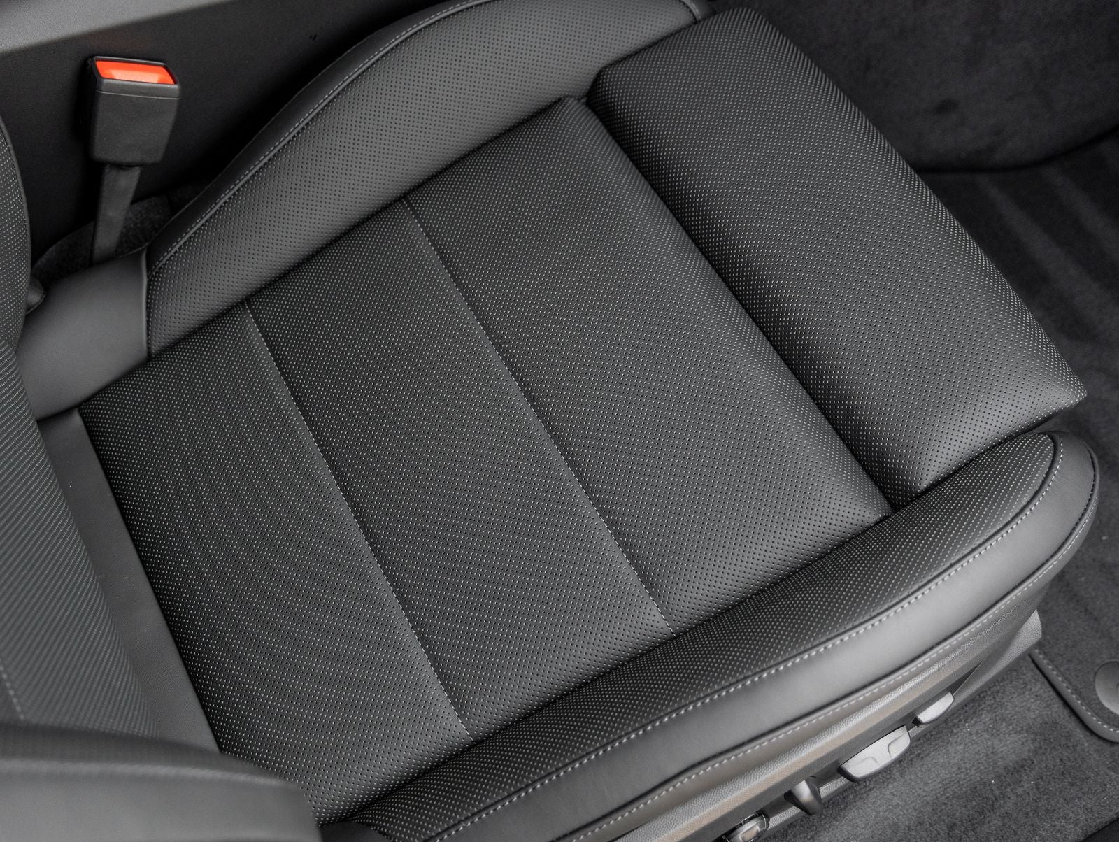 2025 Porsche Macan Electric