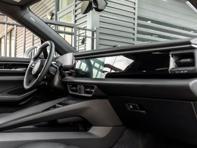 2025 Porsche Macan Electric