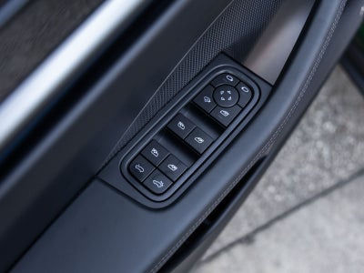 2025 Porsche Macan Macan Electric