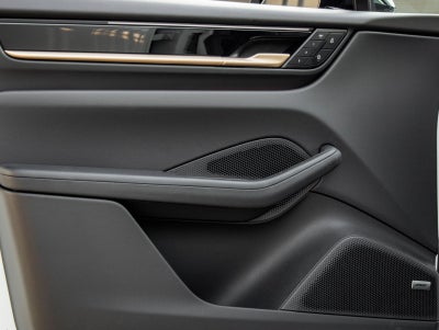 2025 Porsche Macan Electric