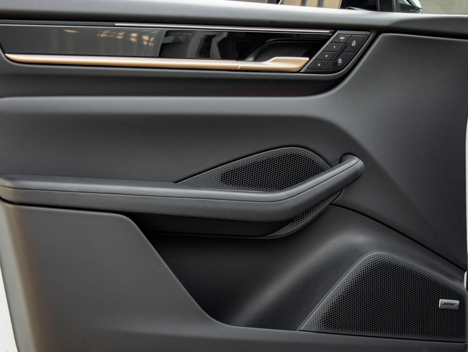 2025 Porsche Macan Electric