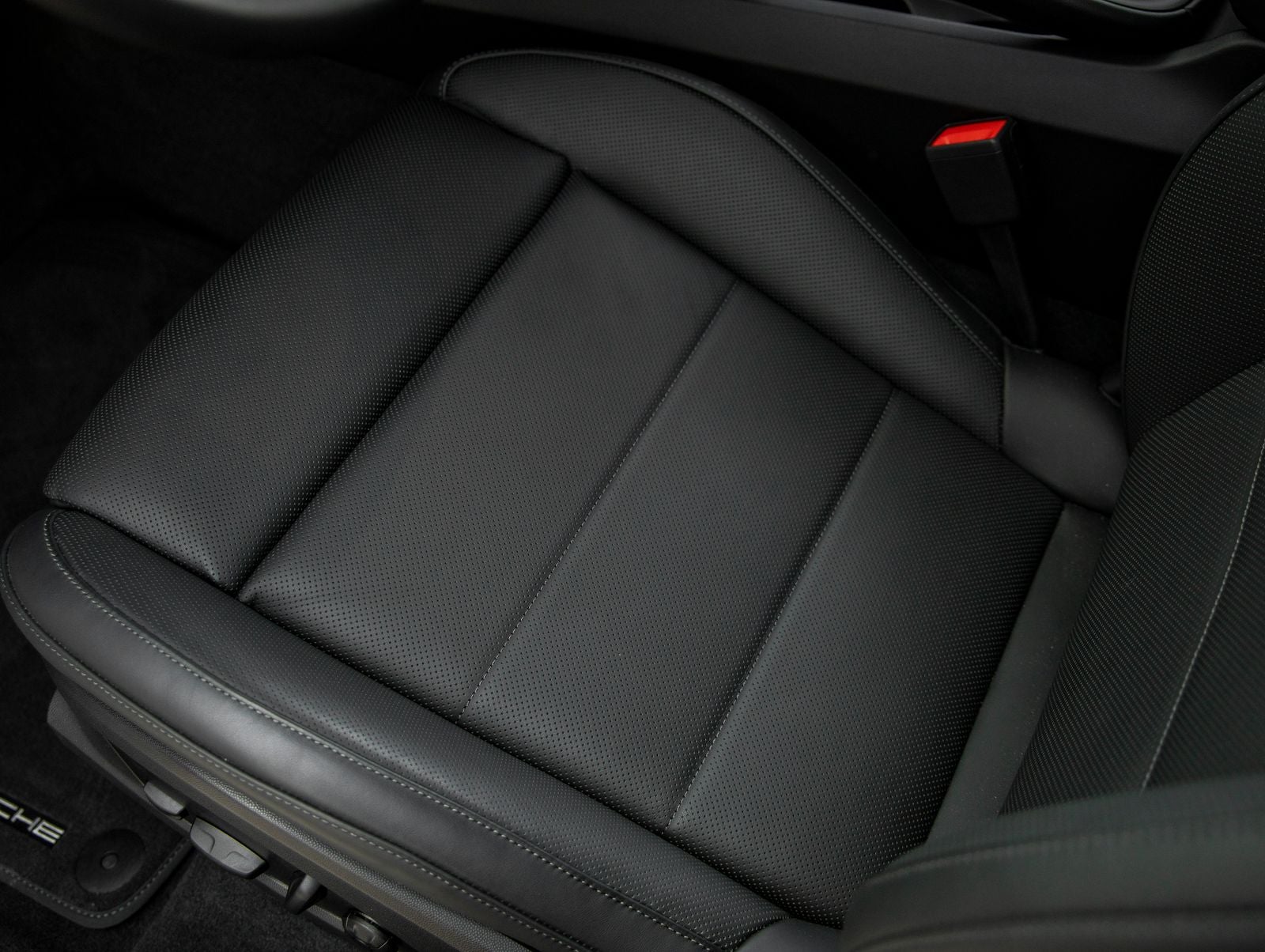 2025 Porsche Macan Electric