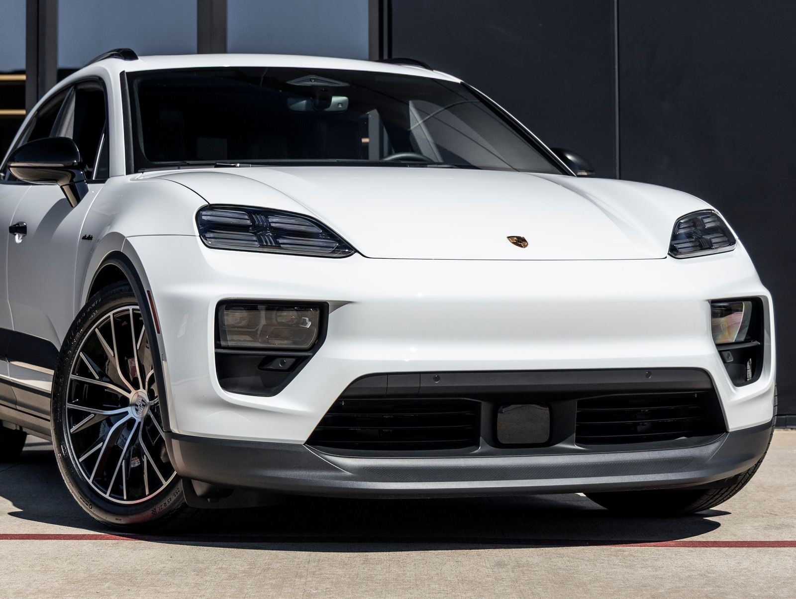 2025 Porsche Macan Electric