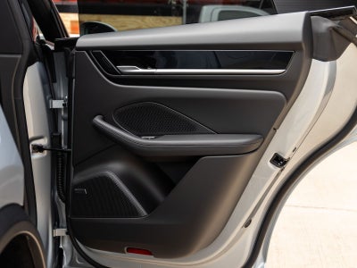 2025 Porsche Macan Electric